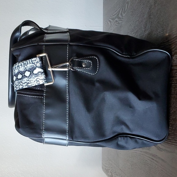 Givenchy Parfums Black Weekender Overnight Shoulder Tote CarryOn Duffle TRAVEL - Picture 5 of 14